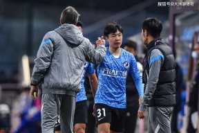  阿扎伦卡遭遇十二连败,法国队教练面临压力了吗 