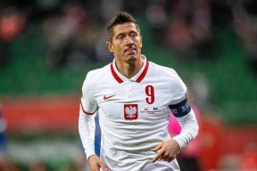 莱万多夫斯基回归赛场，势不可挡首场状态亮眼，拜仁观众沸腾！的简单介绍