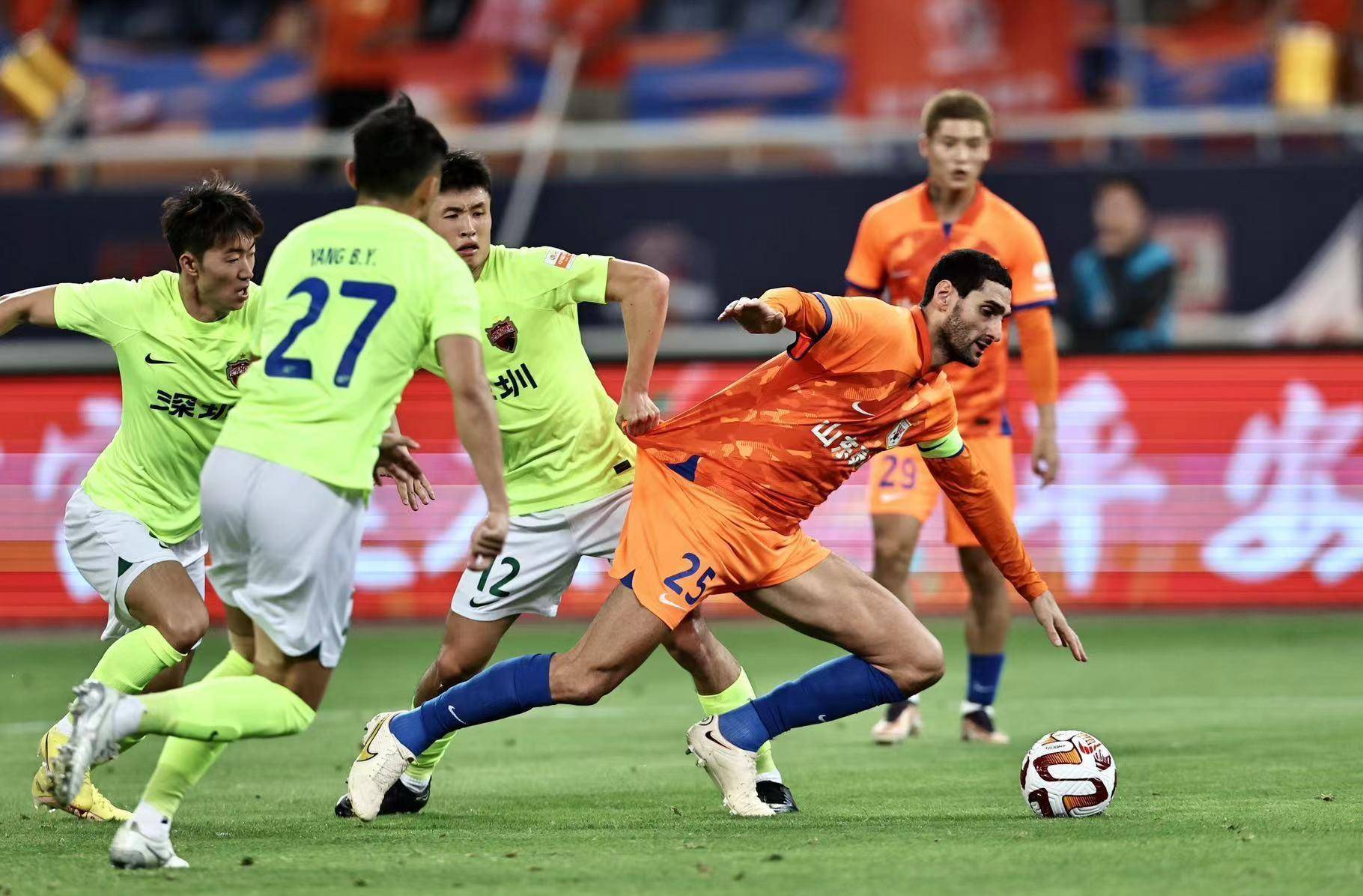 关于阿扎伦卡在加拿大队比赛中出色防守，大胜引发热议！的信息