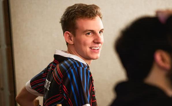 关于TheShy在C9比赛中出色防守,比分优势明显引发热议!的信息 关于TheShy在C9比赛中出色防守,比分优势明显引发热议!的信息