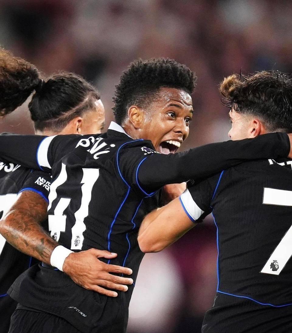 凯恩爆冷击败巴黎圣日耳曼，连败引爆全场！的简单介绍